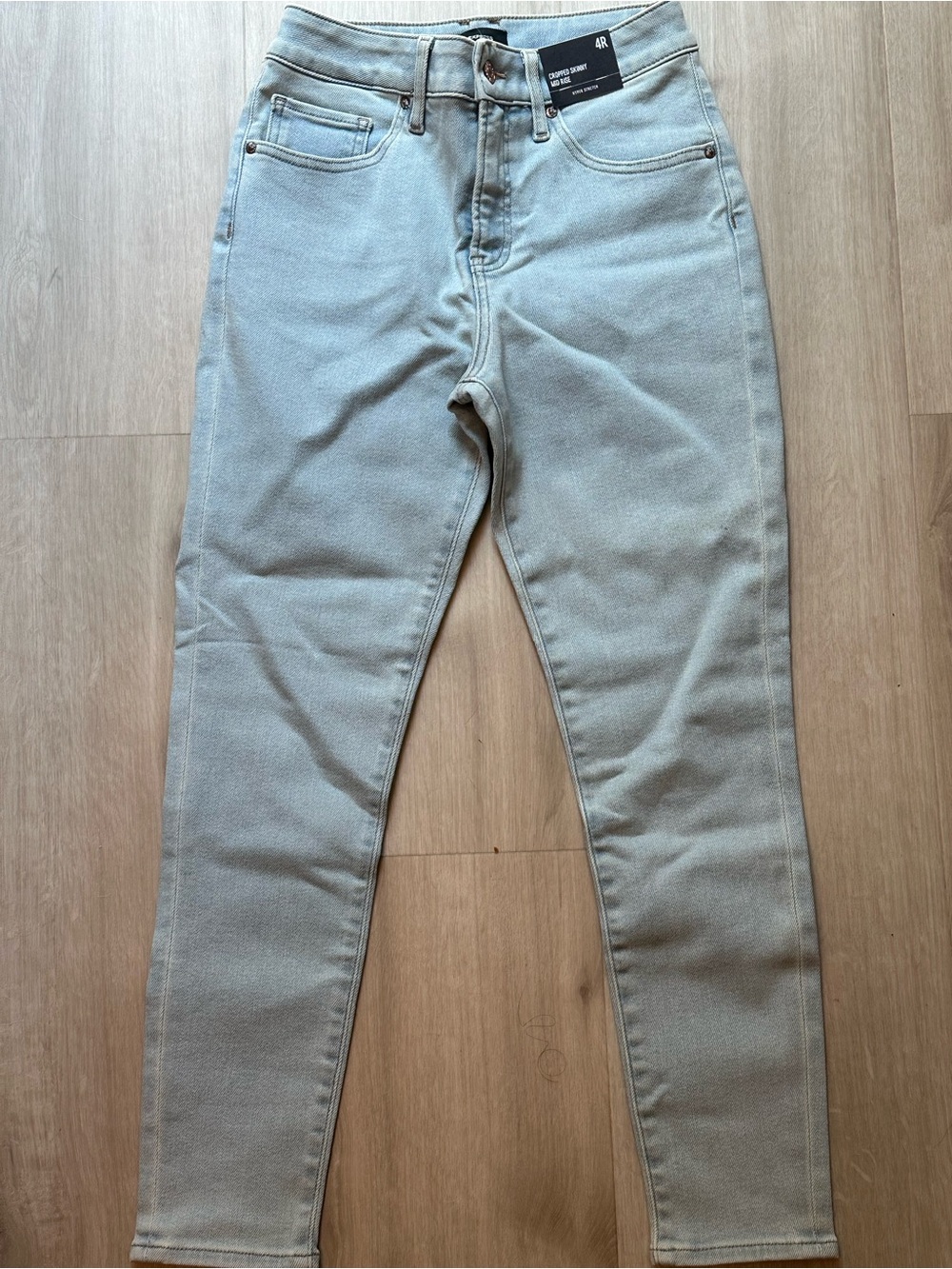 Express Women’s Skinny Hyper Stretch Ankle Cropped Jeans in Light Blue